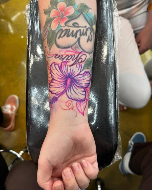 Bold Color tattoo by Julian (xwildxlovex) at Ohana Tattoo Waikiki, Hawaii — work #03