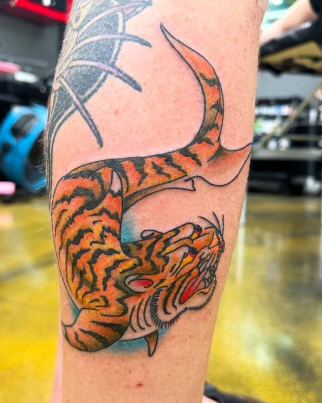 Walk-In Flash tattoo by Julian (xwildxlovex) at Ohana Tattoo Waikiki, Hawaii — work #06